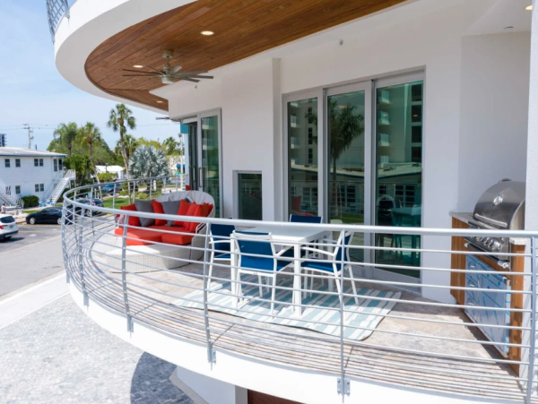 Gulf Views Siesta Key Vacation Condo Four Bedrooms - Ideal Beach Getaway